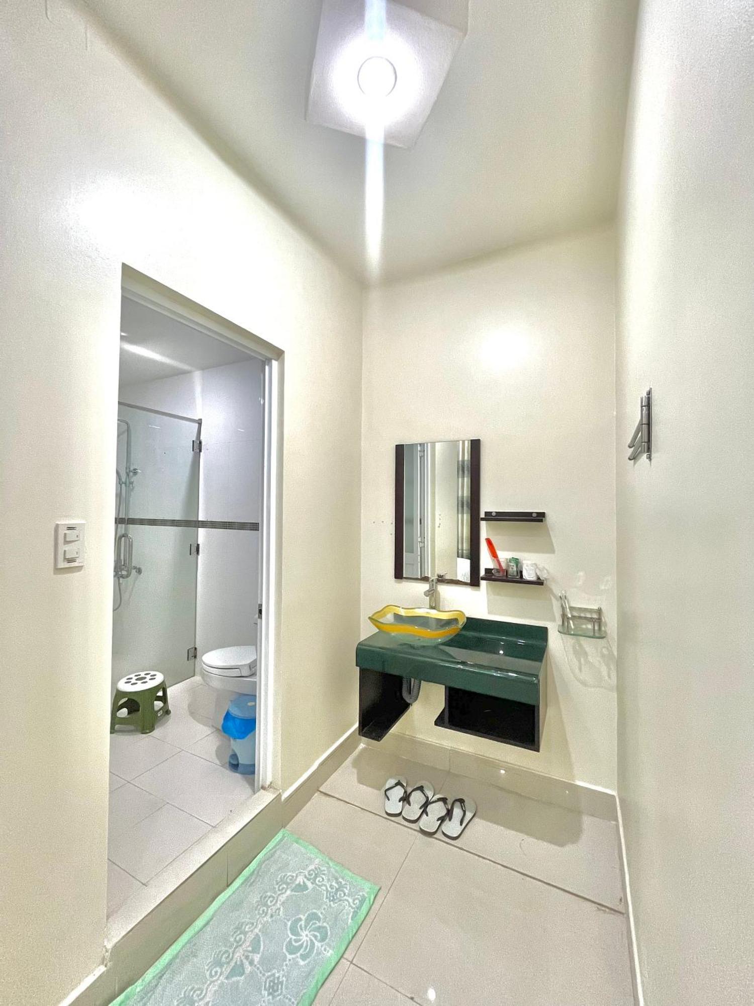 Cherry Homestay - Hoang De Motel Chau Doc Bagian luar foto