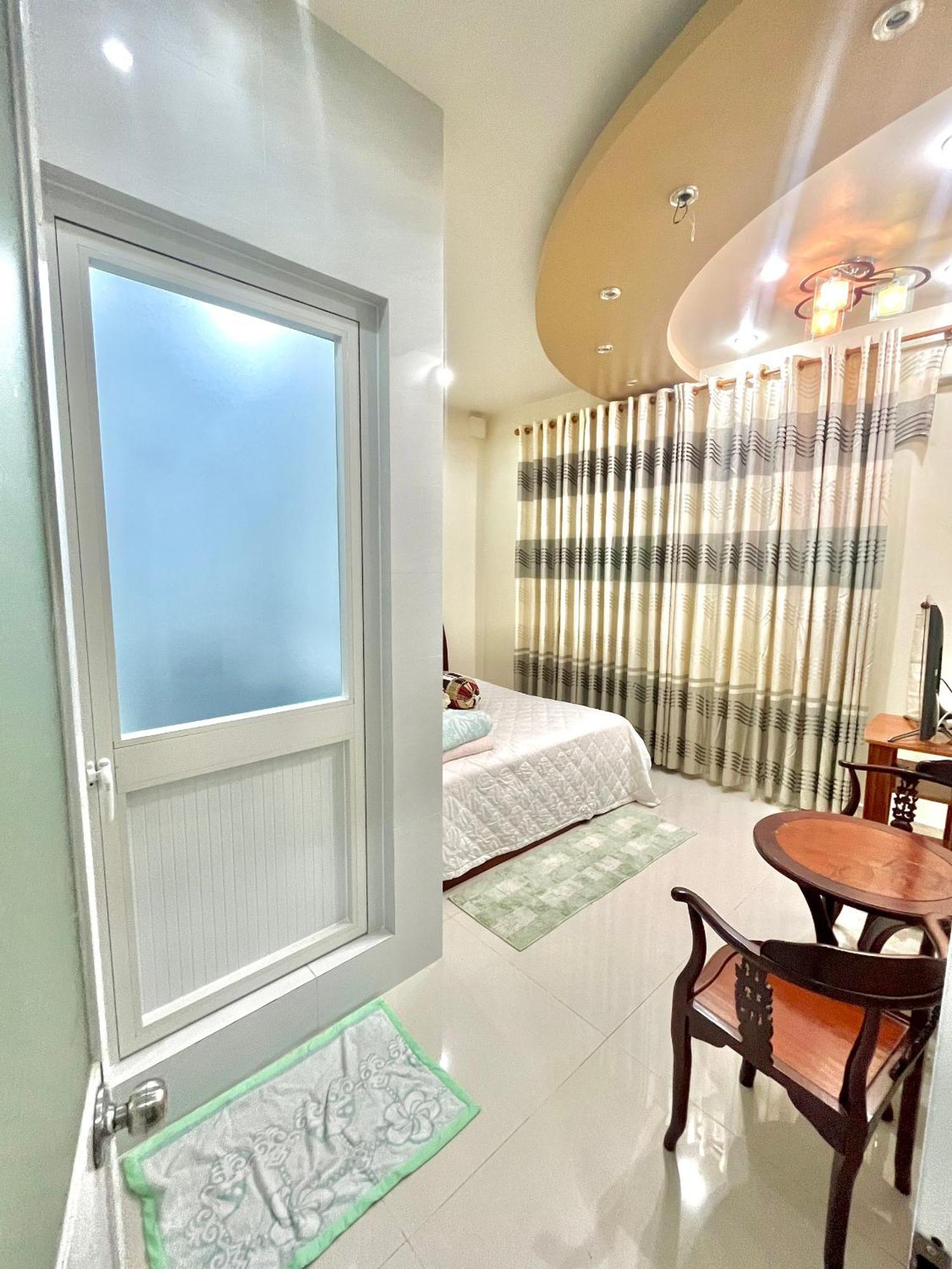 Cherry Homestay - Hoang De Motel Chau Doc Bagian luar foto