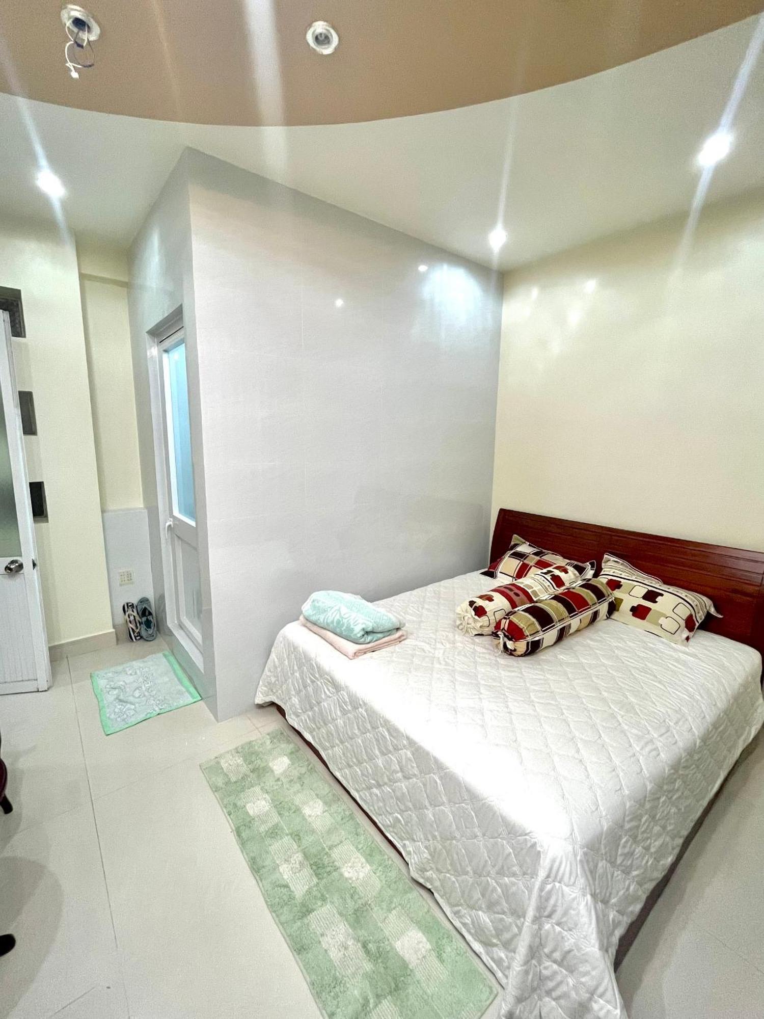 Cherry Homestay - Hoang De Motel Chau Doc Bagian luar foto